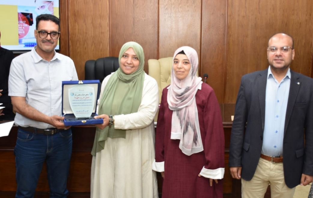 رئيس مياه القليوبية يكرم المعامل المتميزة ويوجه الالتزام بأعلى معايير الجودة