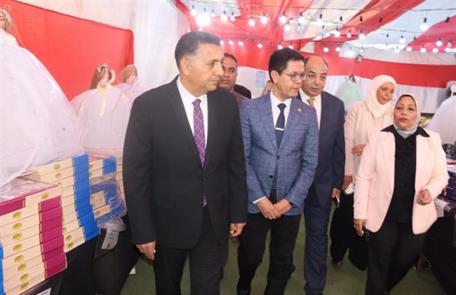 ​محافظ القليوبية ورئيس جامعة بنها يفتتحان معرض حلوى المولد الشريف ببنها