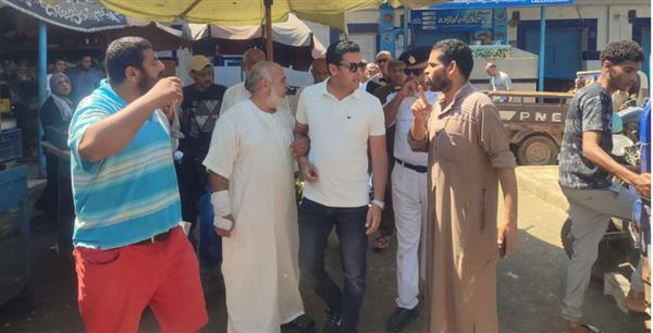 جولة لنائب محافظ مطروح بسوق مطروح العمومي للتأكيد على الالتزام بالأسعار ومنع العشوائية