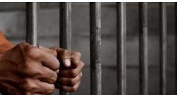 المشدد 10 سنوات لعامل سرق شخصًا تحت تهديد السلاح في سوهاج