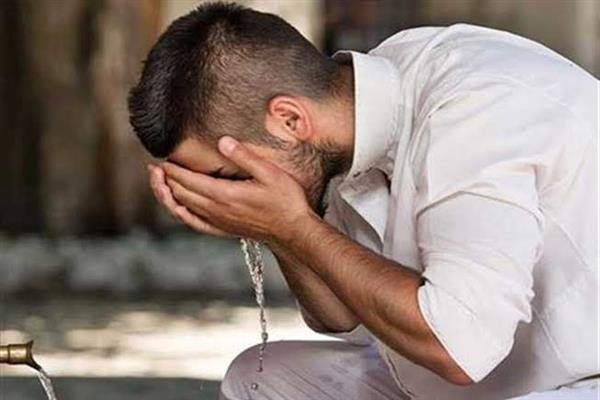 منها مس الفرج وأكل لحم الإبل.. مبطلات الوضوء
