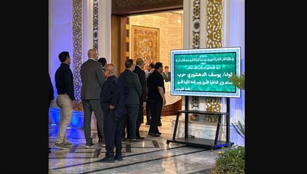 الخطيب ورموز الكرة المصرية يودعون الدهشوري حرب في العزاء
