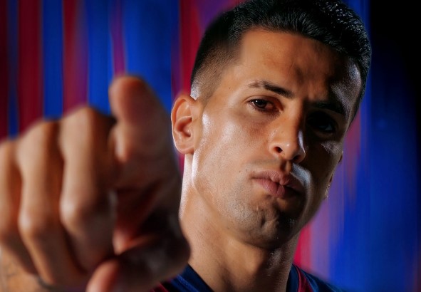 رسميًا.. برشلونة يحسم صفقة كانسيلو ويضمه حتى 2029