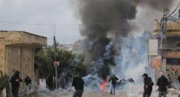 إصابة 3 فلسطينيين واعتقال 10 خلال اقتحامات الاحتلال الإسرائيلي في نابلس