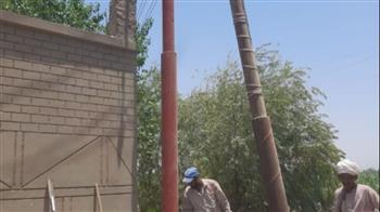 ضمن خطة رفع كفاءة الشبكة.. إحلال 20 عمود كهرباء وتطوير المحولات في نجع حمادي