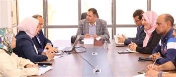 محافظ دمياط يبحث خطة متكاملة للحد من مخاطر البحر برأس البر
