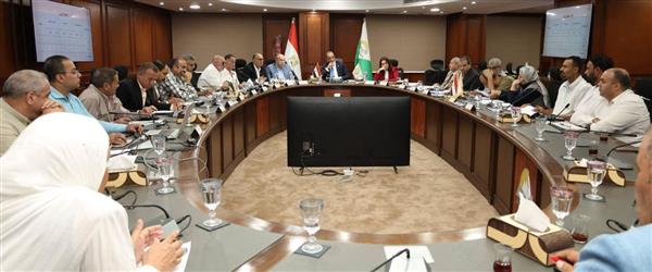 محافظ الجيزة يتابع ملف تقنين أراضي الدولة