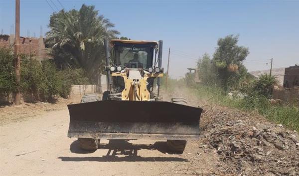 محافظ أسيوط يوجه برفع كفاءة الطرق بقرى البداري