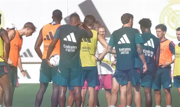 مورينيو يعلن قائمة ريال مدريد لمواجهة إسبانيول في افتتاح مشوار الليجا