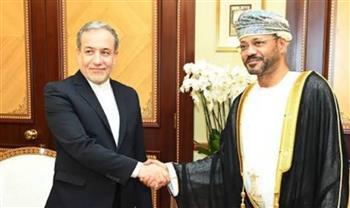 عُمان وإيران تبحثان استئناف الحوار وتهدئة التوترات بمضيق هرمز