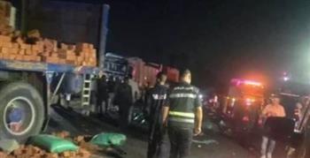 مصرع شخصين وإصابة 10 في حادث مروع بالطريق الأوسطي بالبدرشين