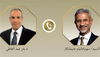 وزير الخارجية ونظيره الهندي يؤكدان أهمية تكثيف الجهود لخفض التصعيد بالمنطقة