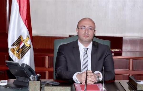 محافظ الفيوم يحيل عددا من المسئولين إلى النيابة العامة