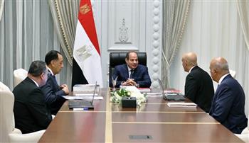 الرئيس السيسي يوجه بتخفيف أعباء الدراسة وتطبيق الحد الأدنى للأجور في المدارس