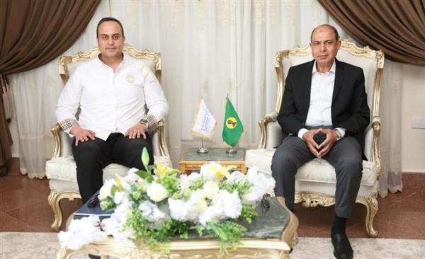 محافظ المنيا يستقبل رئيس الهيئة العامة للرعاية الصحية