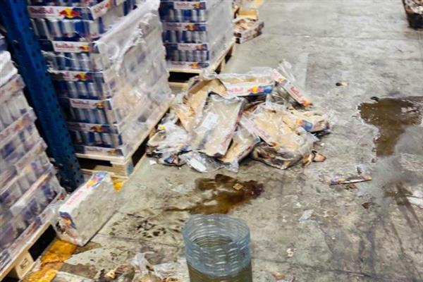 ضبط 13.5 طن مشروبات طاقة بمخزن غير مرخص بالعبور قبل طرحها بالأسواق