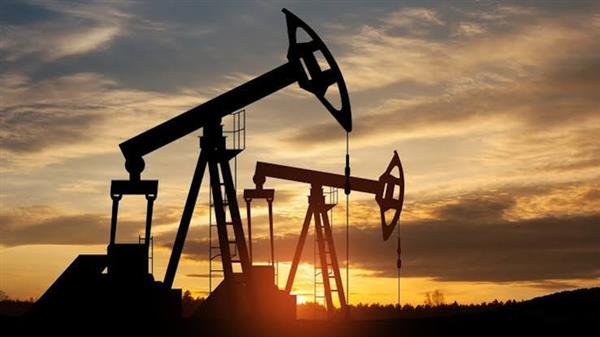 النفط يتراجع 2.22 دولار خلال نهاية التعاملات
