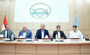 وزير السياحة ومحافظ مطروح يعقدان لقاءً موسعاً مع مستثمري المحافظة لبحث فرص الاستثمار