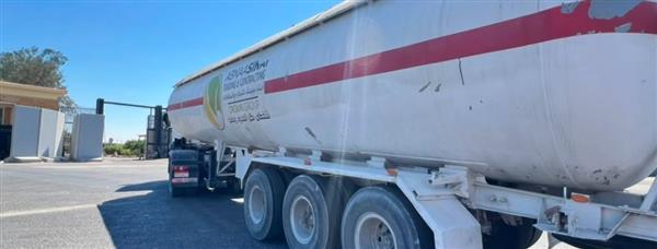 الهلال الأحمر يدفع بأكثر من 81 ألف سلة غذائية وبأطنان من المواد الإغاثية والبترولية لـ غزة