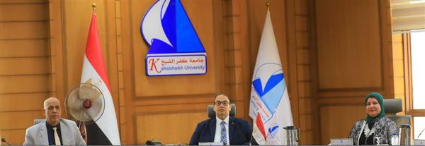 رئيس جامعة كفر الشيخ يؤكد جاهزية الكليات والمنظومة الرقمية لاستقبل العام الجديد