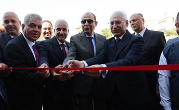   محافظ المنيا ورئيس الجامعة الأهلية يفتتحان فرع البنك الأهلي المصري داخل الجامعة