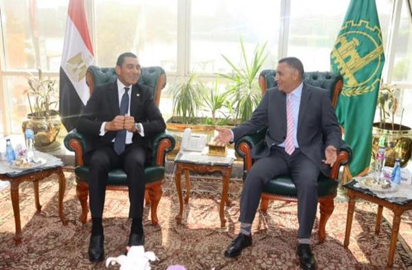 إحتفالا بالعيد القومي .. محافظ القليوبية يستقبل وزير الشباب والرياضة لبدء جولة تفقدية بالمنشآت الرياضية