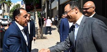   رئيس الوزراء يزور 4  شركات عالمية  في مجال صناعة التعهيد بالإسكندرية