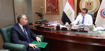 وزير الصحة يبحث مع سفير مصر لدى أوغندا تعزيز سبل التعاون في القطاع الصحي بين البلدين