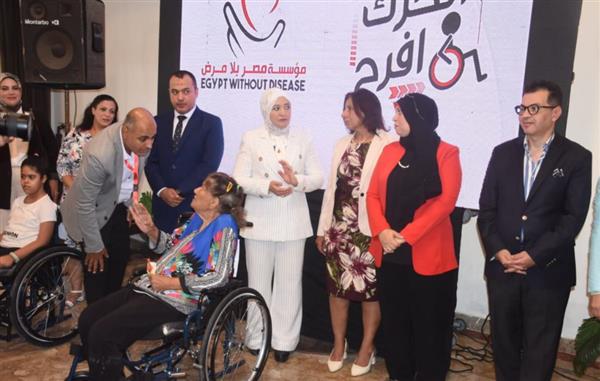 نائبة محافظ الإسكندرية تشهد فعالية توزيع الكراسي المتحركة ضمن مبادرة «اتحرك أفرح»