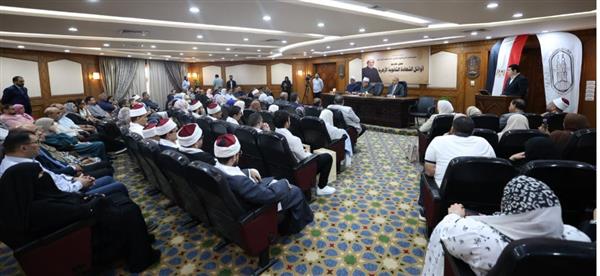 وكيل الأزهر يهنئ أوائل الثانوية الأزهرية ويؤكد: تفوقكم ثمرةُ جهدٍ وبدايةُ مسيرةٍ من العلم والعطاء