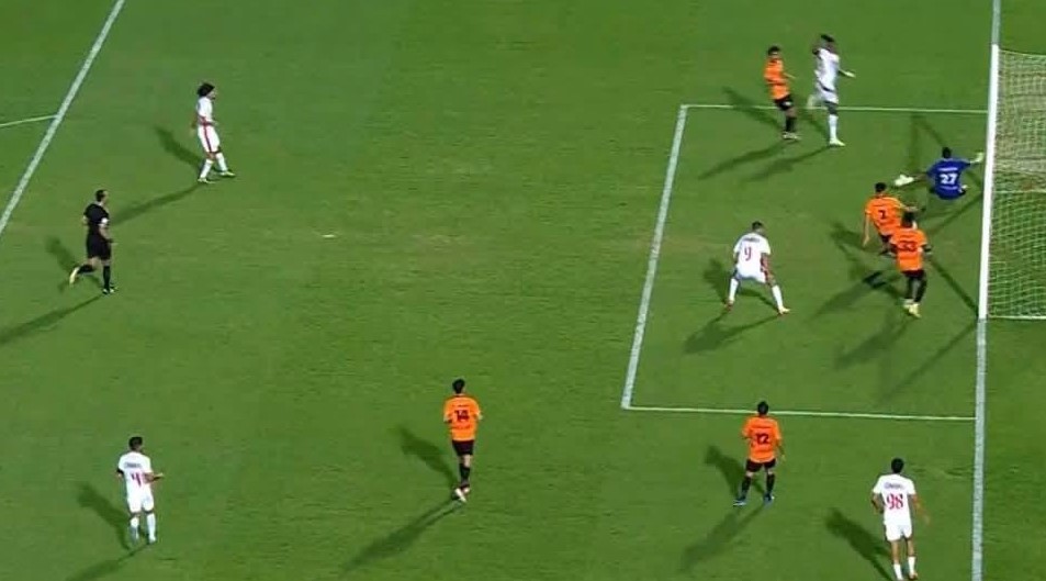 محمد نصر يسجل بالخطأ.. الزمالك يتقدم على البنك الأهلي في الدوري