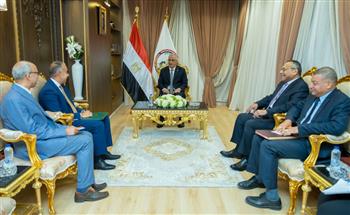   "جمبلاط" يستقبل سفير مصر لدى أوغندا لبحث سبل تعزيز التعاون المشترك