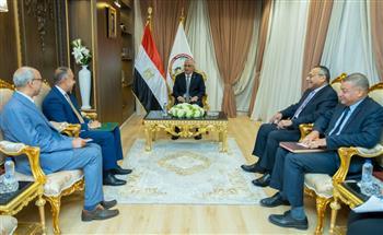"جمبلاط" يستقبل سفير مصر لدى أوغندا لبحث سبل تعزيز التعاون المشترك