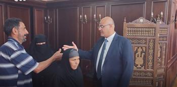   محافظ الإسكندرية يستقبل أسرة شهيد الواجب العامل محمود إبراهيم حسيني ويكرّم أسرته