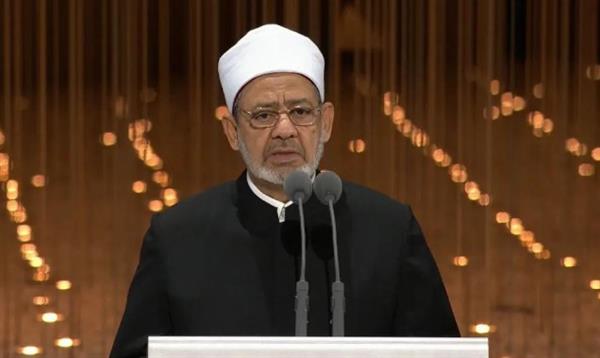 شيخ الأزهر يعزي أمين مجمع البحوث الإسلامية في وفاة والدته