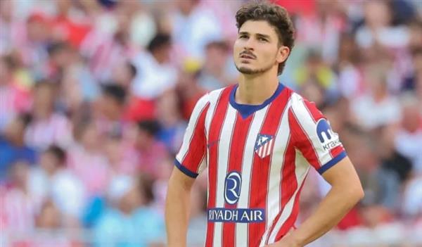 لليوم الثالث.. ألفاريز يغيب عن تدريبات أتلتيكو وسط غموض مستقبله