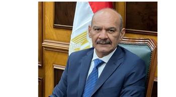   محافظ السويس يوجه بتوفير وسائل نقل ميسره لطلاب الجامعه بأجر رمزي