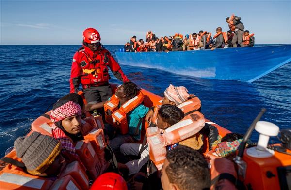 الداخلية المغربية: نحو 40 ألف شخص حاولوا عبور الحدود إلى سبتة و1135 إلى مليلة