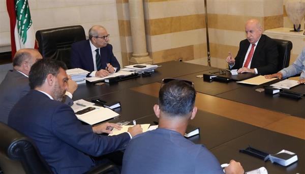 رئيس وزراء لبنان: إعادة إعمار البلدات الجنوبية أولوية وطنية
