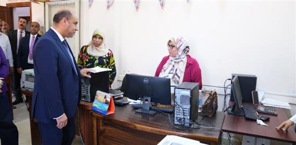وزير العمل يفاجئ مديرية القاهرة بجولة ميدانية