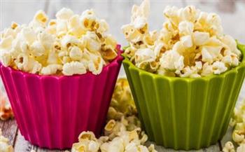 ليس مجرد تسلية في السينما.. أخصائي تغذية يكشف فوائد الفشار وأفضل طريقة لتناوله صحيًا