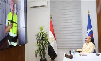 محافظ السويس يرفع درجة الإستعداد ويتابع تداعيات زلزال الفجر