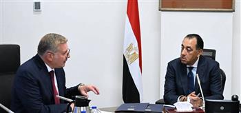   رئيس الوزراء يتابع مع وزير البترول عددا من ملفات العمل