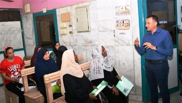 محافظ أسوان يتفقد القومسيون الطبى العام بالنفق ويوجه بحسن معاملة المواطنين