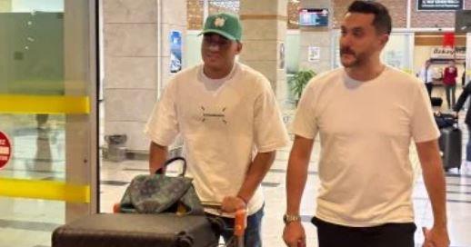 مصطفي محمد يصل كونيا سبور لإتمام صفقة إنتقاله مع النادي التركي