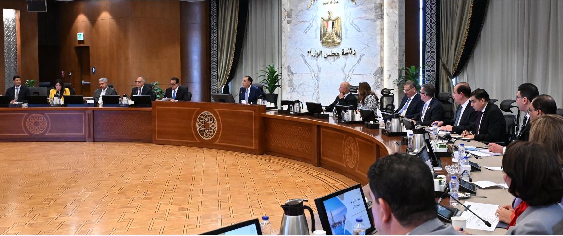 رئيس الوزراء يؤكد متابعة خطوات تنفيذ البرامج الخاصة بتطوير منظومة إدارة المياه