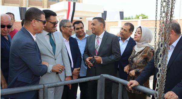 محافظ القليوبية يفتتح تجريبيا محطة رفع الصرف الصحي بكفر منصور