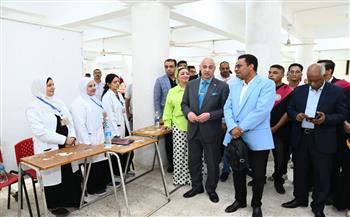   رئيس جامعة أسيوط يتفقد أعمال الكشف الطبي للطلاب الجدد للعام الجامعي 2026/2027