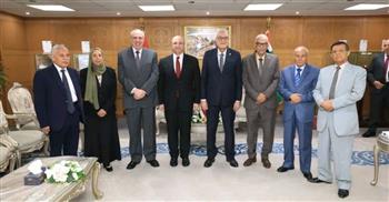   رئيس هيئة قضايا الدولة يستقبل محافظ الفيوم للتهنئة بتوليه رئاسة الهيئة
