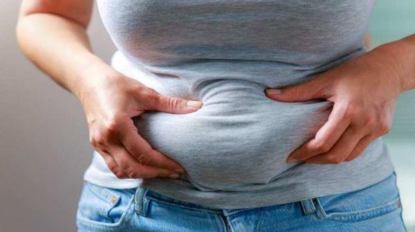 بعد سن الثلاثين.. لماذا تتراكم دهون البطن.. وكيف يمكن التخلص منها؟